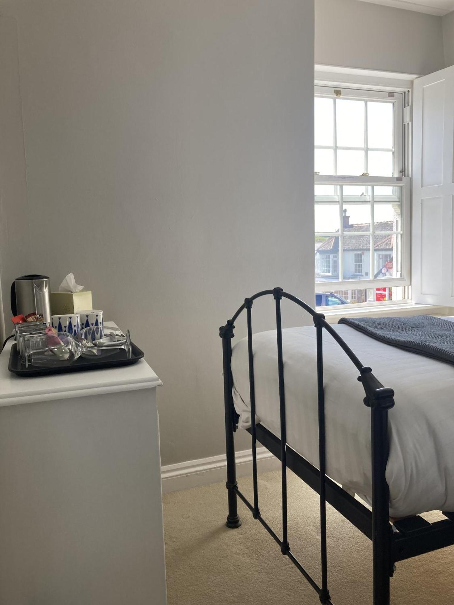 Old Temperance House Bed & Breakfast Saint Keverne Стая снимка